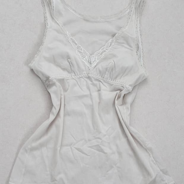 레이스 슬리브리스 나시 Lace detail sleeveless
