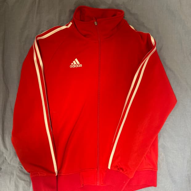 아디다스 빨강 트랙탑