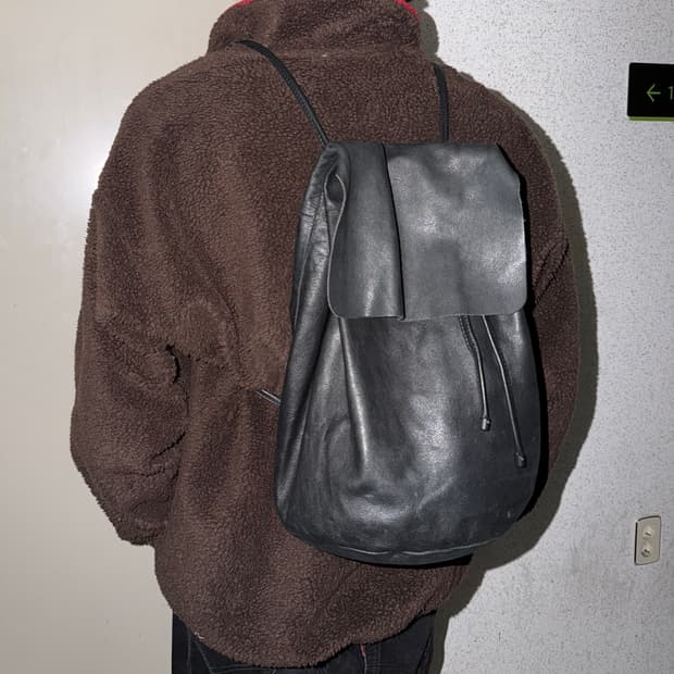 Cos 카프스킨 드로우스트링백 