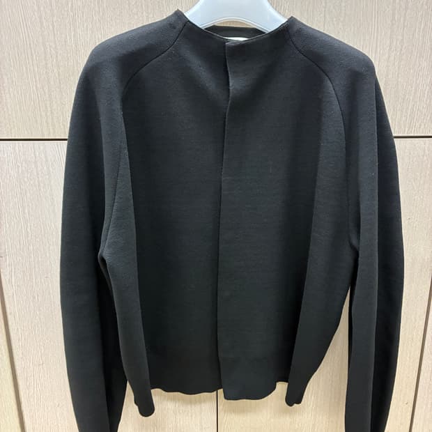 아모멘토 라운드 슬리브 가디건