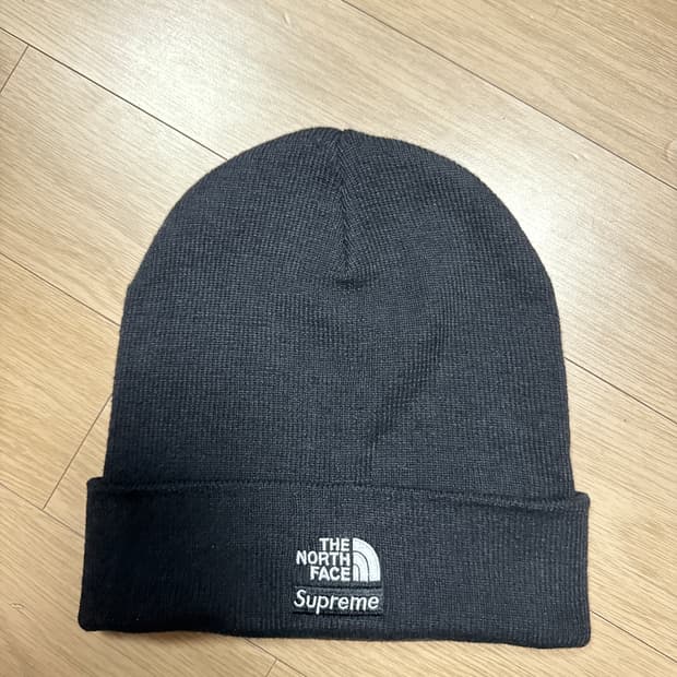 슈프림 x 노스페이스 비니
