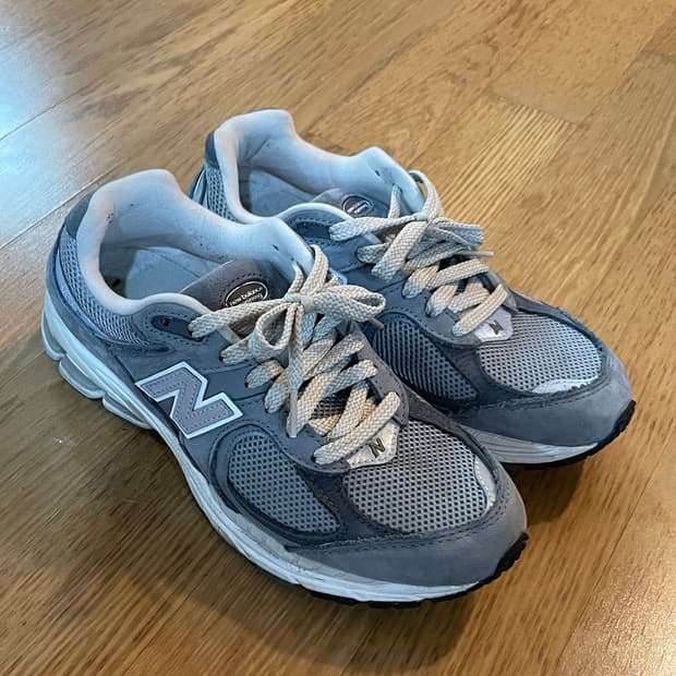 뉴발란스 2002R 운동화 245