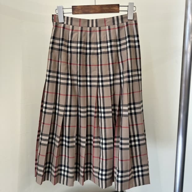 Burberry 플리츠 스커트 (25)