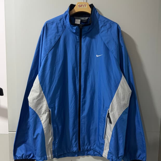 나이키 2002 올드스쿨 스우시 바람막이 