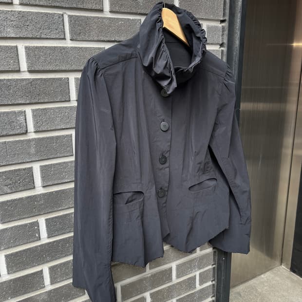 Joy Alpine 벌룬 카라 자켓 블랙