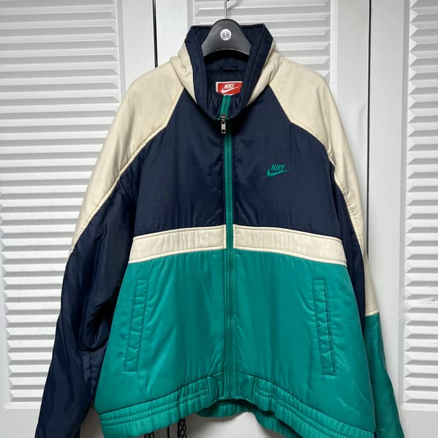 나이키 올드스쿨 바이커 패딩 판매