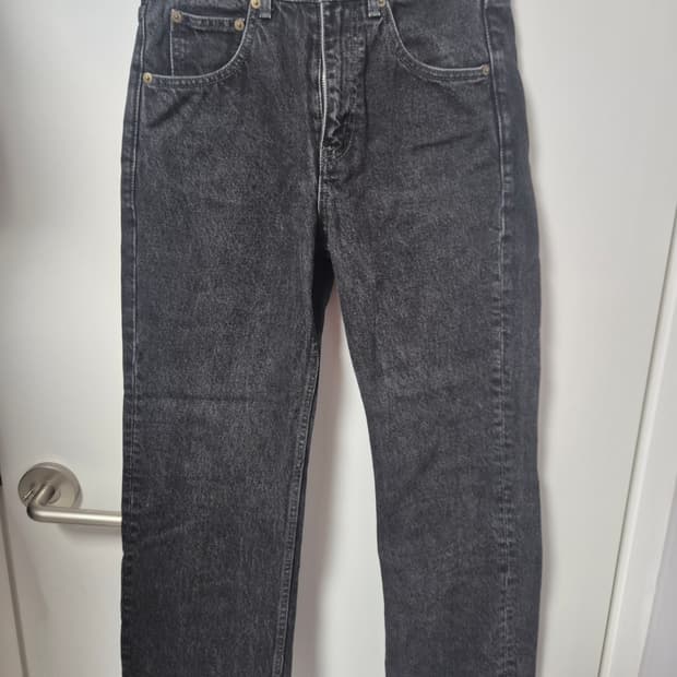 모드나인 블랙 진(28)