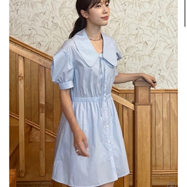 At corner 엣코너 스트라이프 카라 원피스