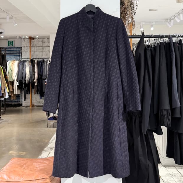 로에베 다크퍼플 히든버튼 텍스쳐드 코트