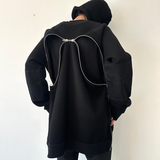 지방시 리카르도 티시 도킹 지퍼 아머 맨투맨