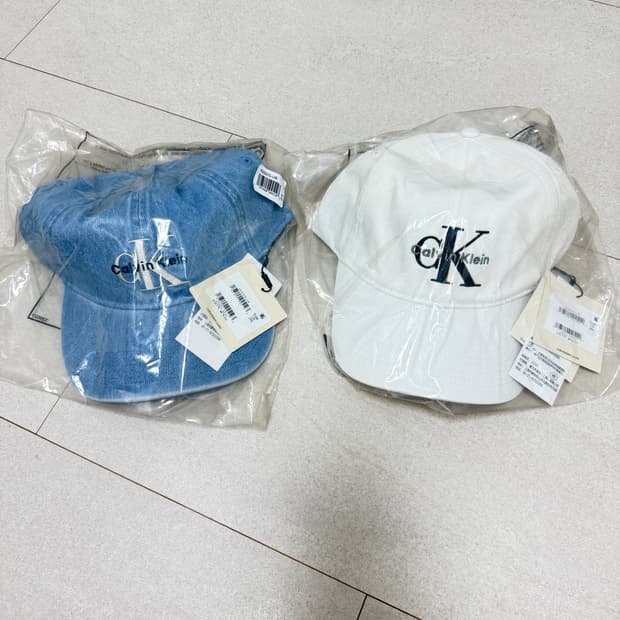 캘빈클라인 화이트 / 데님 볼캡 새상품