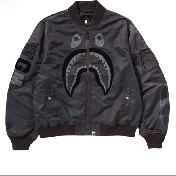 베이프 샤크 봄버 자켓 차콜