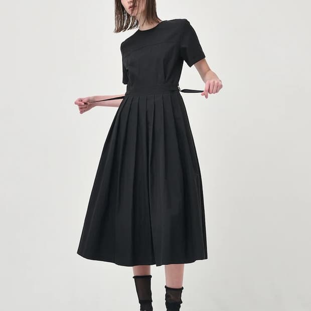 에트몽 etmon 플리츠 바스락 반팔 카브라 핀턱 롱 원피스 블랙 M