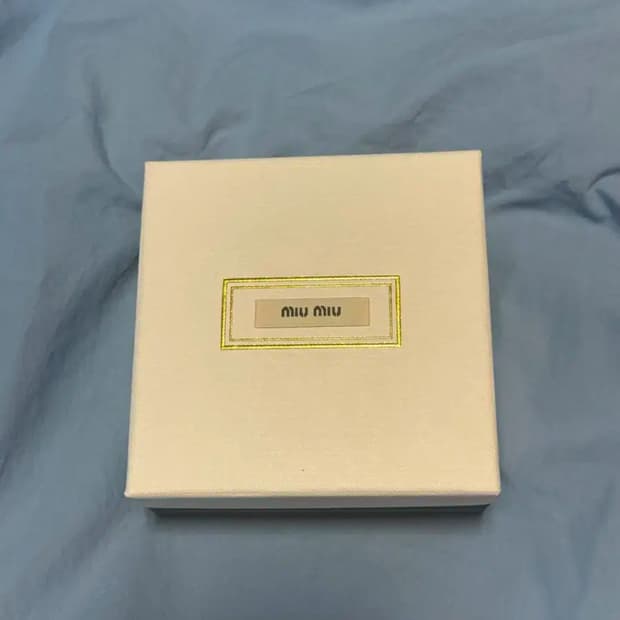 미우미우 핑크 헤어핀 (상자+더스트백)