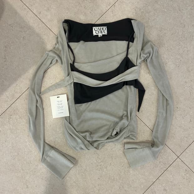 Caro chia artois grey top