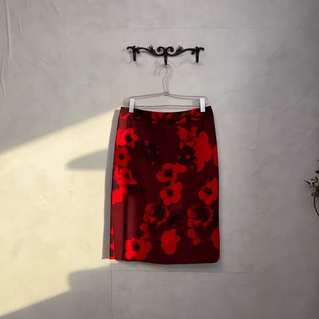 Deep red oriental floral printed midi sk
