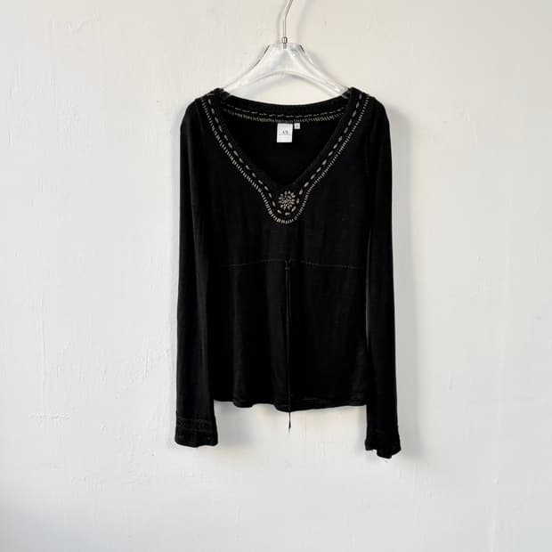 아르마니 익스체인지 에스닉 브이넥 니트