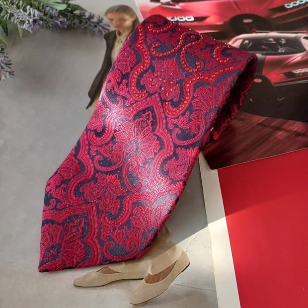 페리 엘리스 실크 레드 페이즐리 넥타이 8.6cm A+등급 A18987
