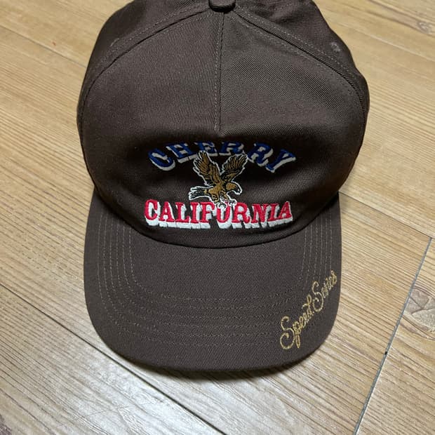 Cherry LA 볼캡 판매