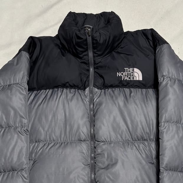 105 노스페이스 700 블랙 그레이 눕시 패딩
