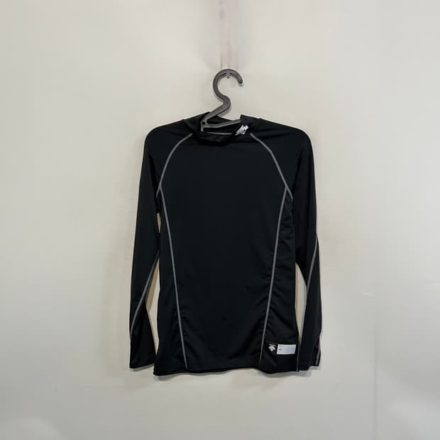 데상트 남성 컴프레션 운동복 티셔츠 100