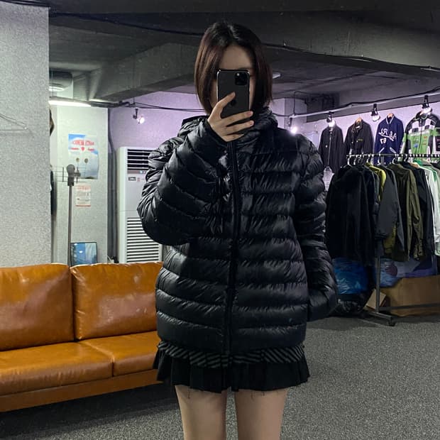 라코스테 스몰 로고 블랙 다우 숏 패딩 B2786