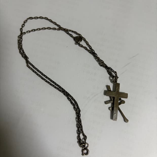 언더커버 마녀기 목걸이