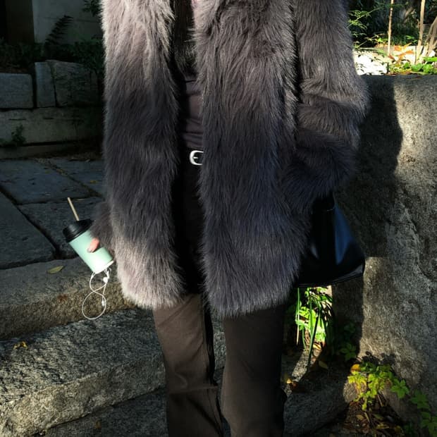 언더스탠딩 퍼자켓 차콜 1회착용