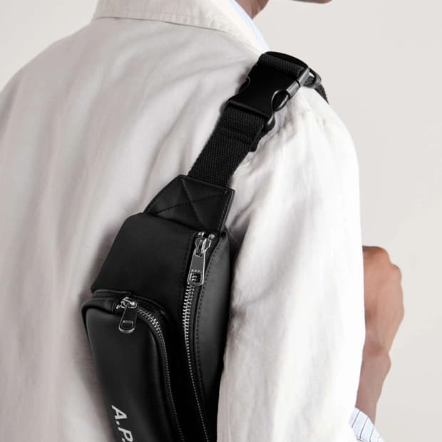 (새상품)APC 아페쎄 정품 슬링백/힙백 블랙