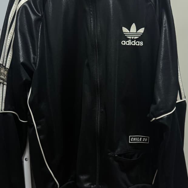 아디다스 칠레 트랙탑 한정판 XL 흰검 메탈릭 유광 져지