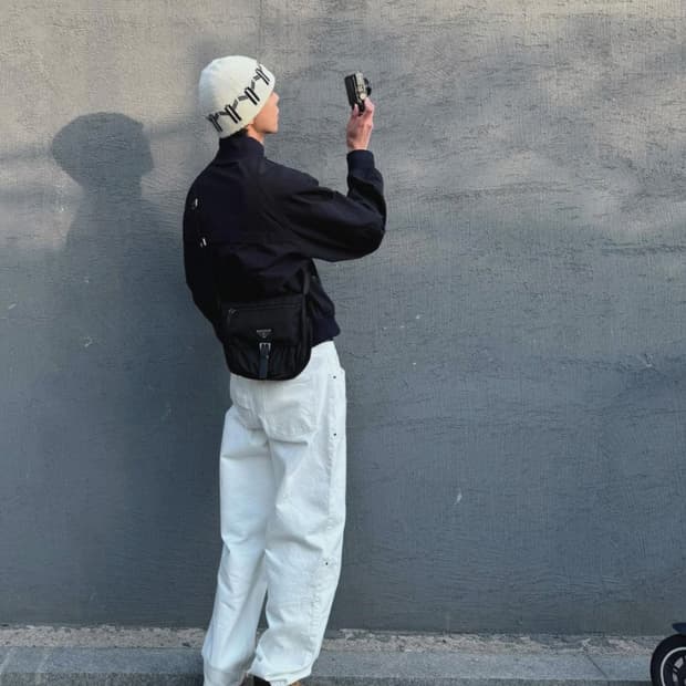 정품 프라다 테수토 나일론 바이커 모터백 크로스백