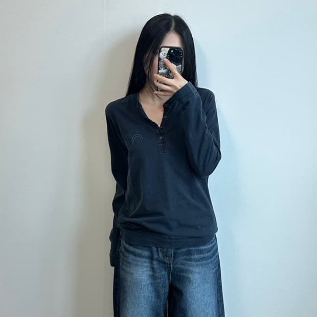 리바이스 자수로고 블랙 헨리넥 버튼 롱슬리브 긴팔 티셔츠
