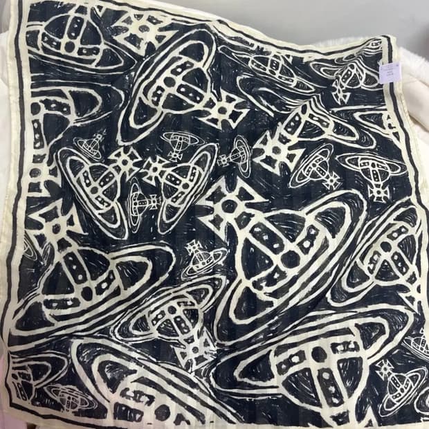 비비안웨스트우드 orb 스카프 손수건