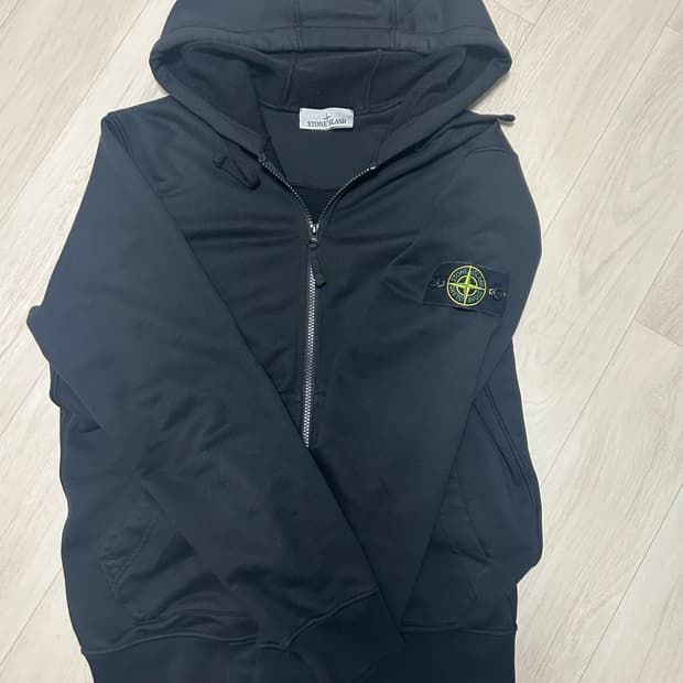 스톤아일랜드 후드집업 m 사이즈 ”거의 새상품“ 판매