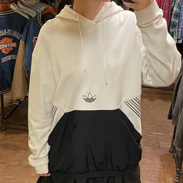 아디다스 후드티 화이트