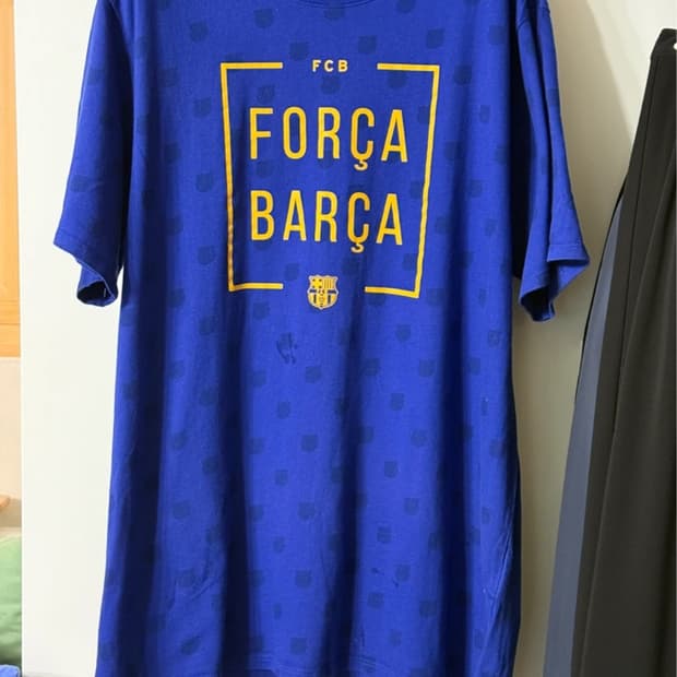 나이키 정품 fc 바르셀로나 선수들이 디자인한 스쿼드 티 L