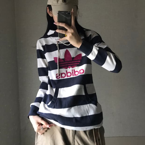 아디다스 스트라이프 빅로고 후드티