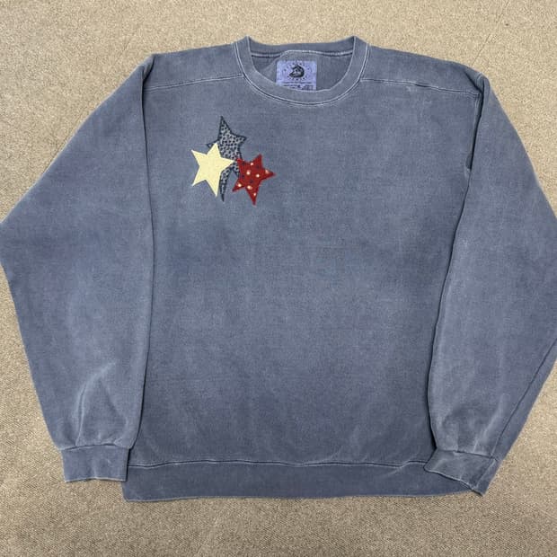 authentic pigment 빈티지 아플리케 다잉 스웨트셔츠