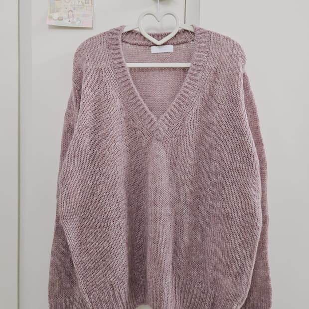 [새상품] 유이니 모헤어 브이넥 니트 정가6만원