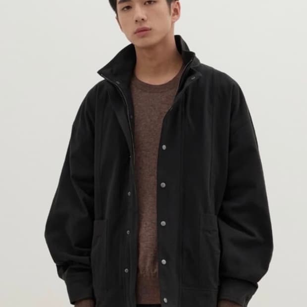 에센셜바이이큐엘 하이넥 재킷 블랙 L사이즈