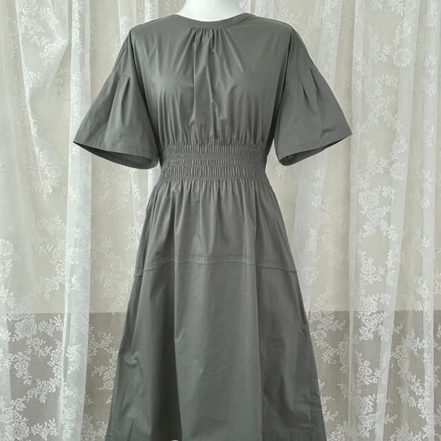 55) 더아이잗 셔링 반팔 원피스 그레이