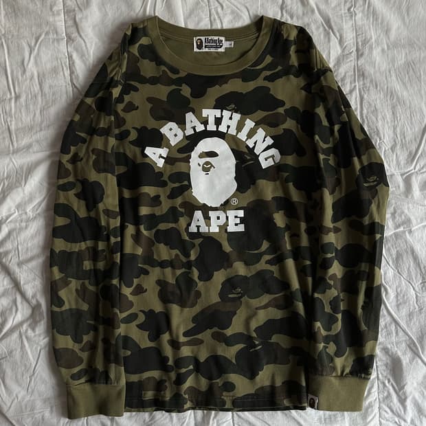 베이프 퍼스트 카모 컬리지 롱슬리브 티셔츠