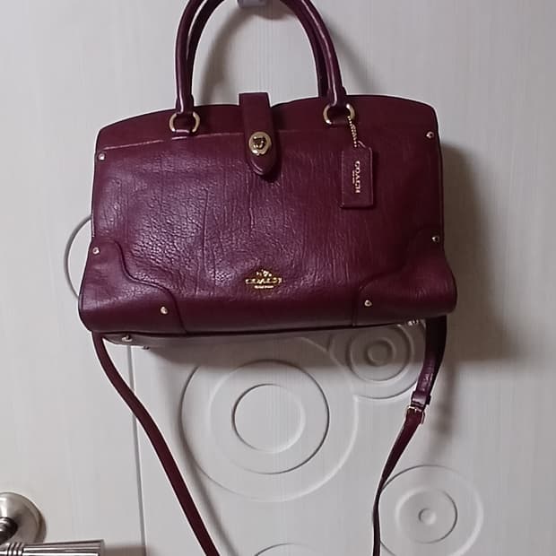코치 버건디 가죽가방
