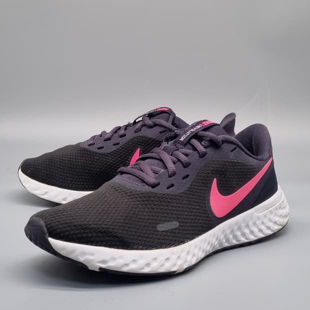 나이키 레볼루션  여성 운동화230