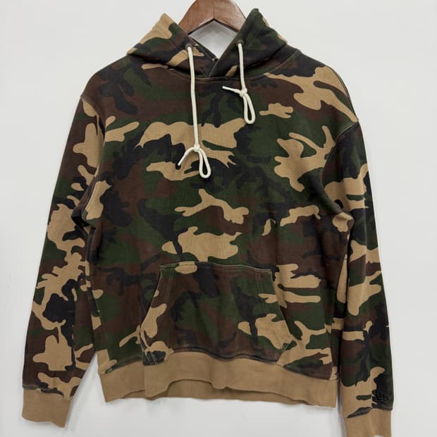 뉴에라 우드랜드카모 후드티