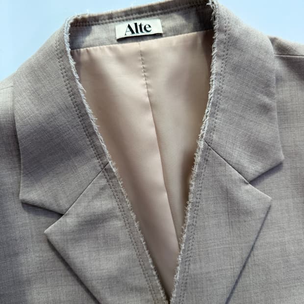 [정품] 알테(Alte) 컷오프 디테일 울 블렌드 재킷 (BEIGE)