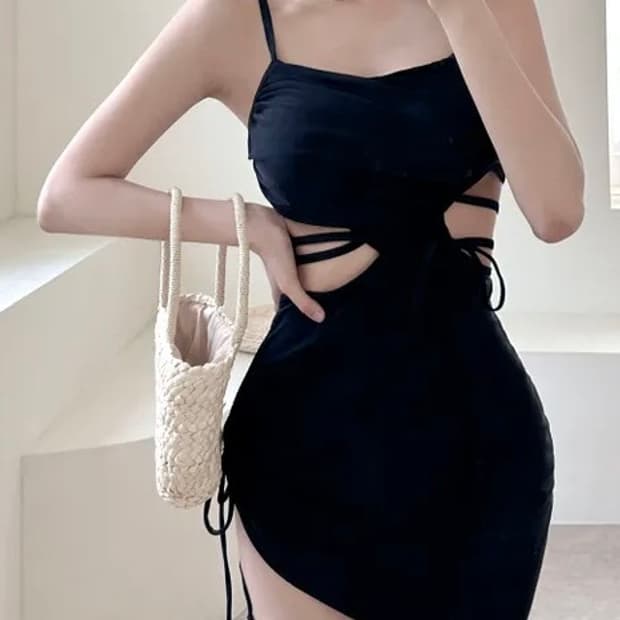 컷팅 스트랩 수영복 