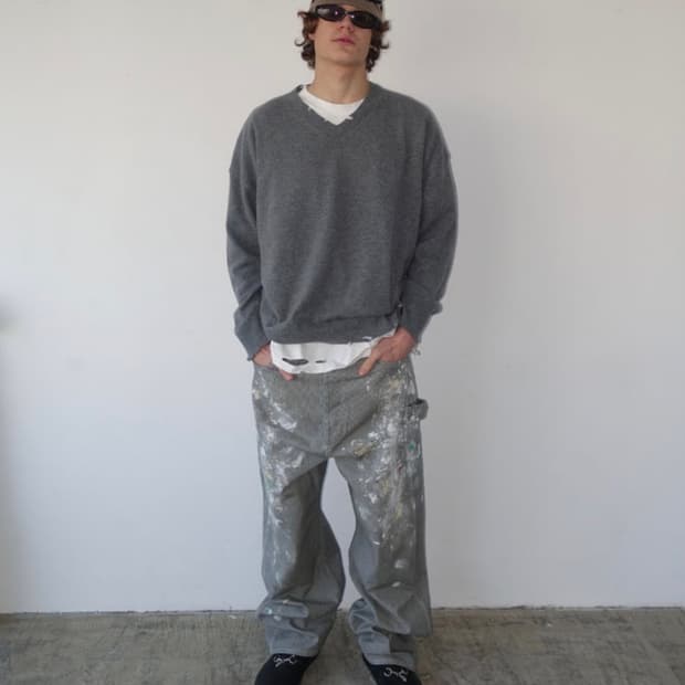 Hommless DISTRESSED V-NECK KNIT 1