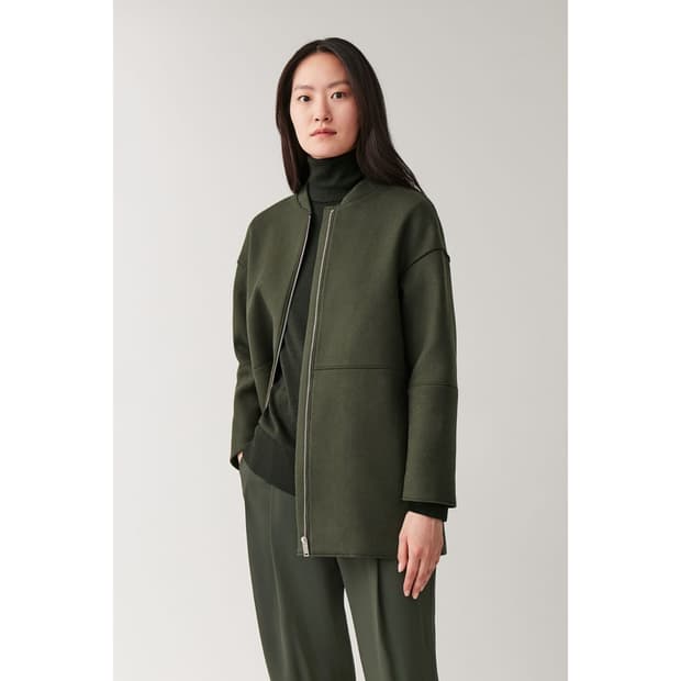 코스 COS 보일드 울 봄버 코트