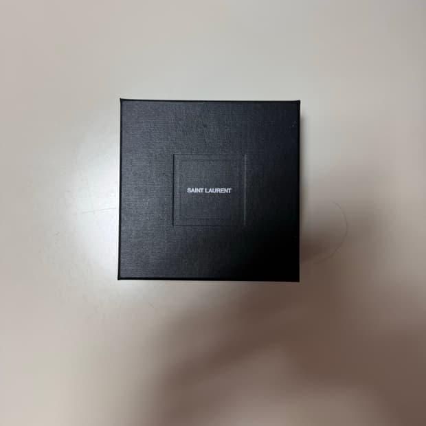 입생로랑 카드지갑